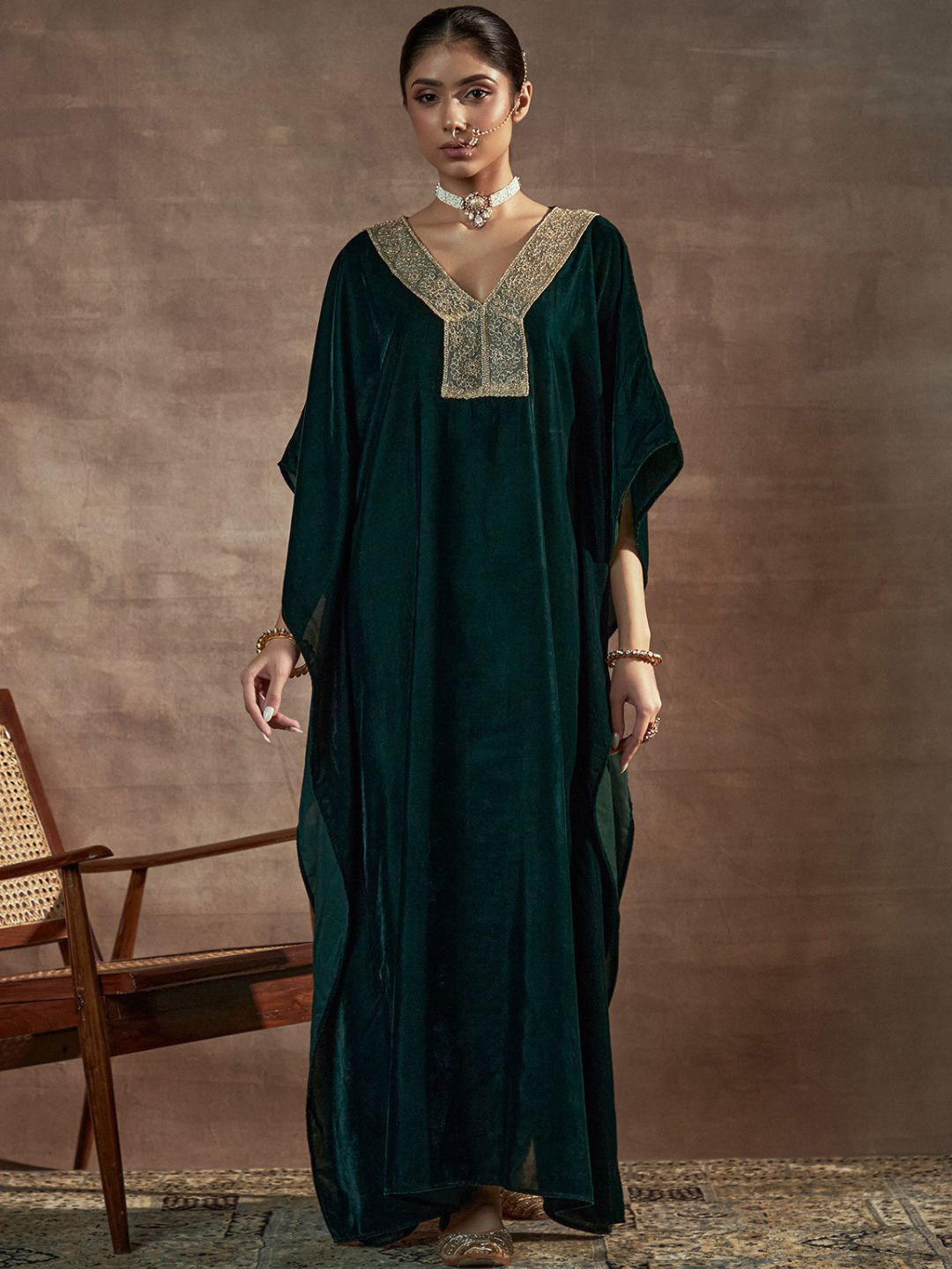 

Alaya By Stage3 Women Green & Gold-Toned Embroidered Extended Sleeves Velvet Kaftan Kurta