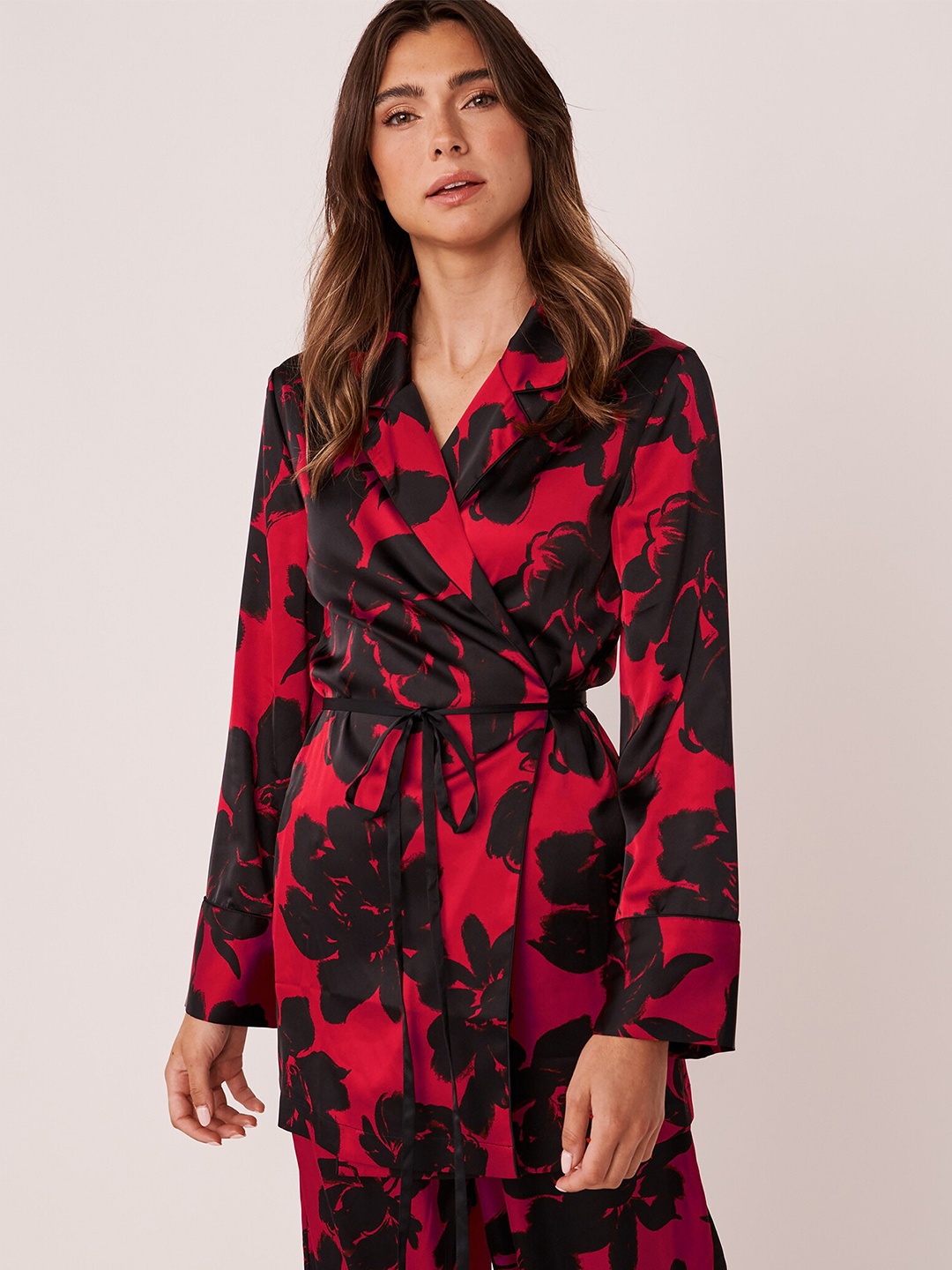 

La Vie en Rose Red & Black Floral Print Wrap Longline Top