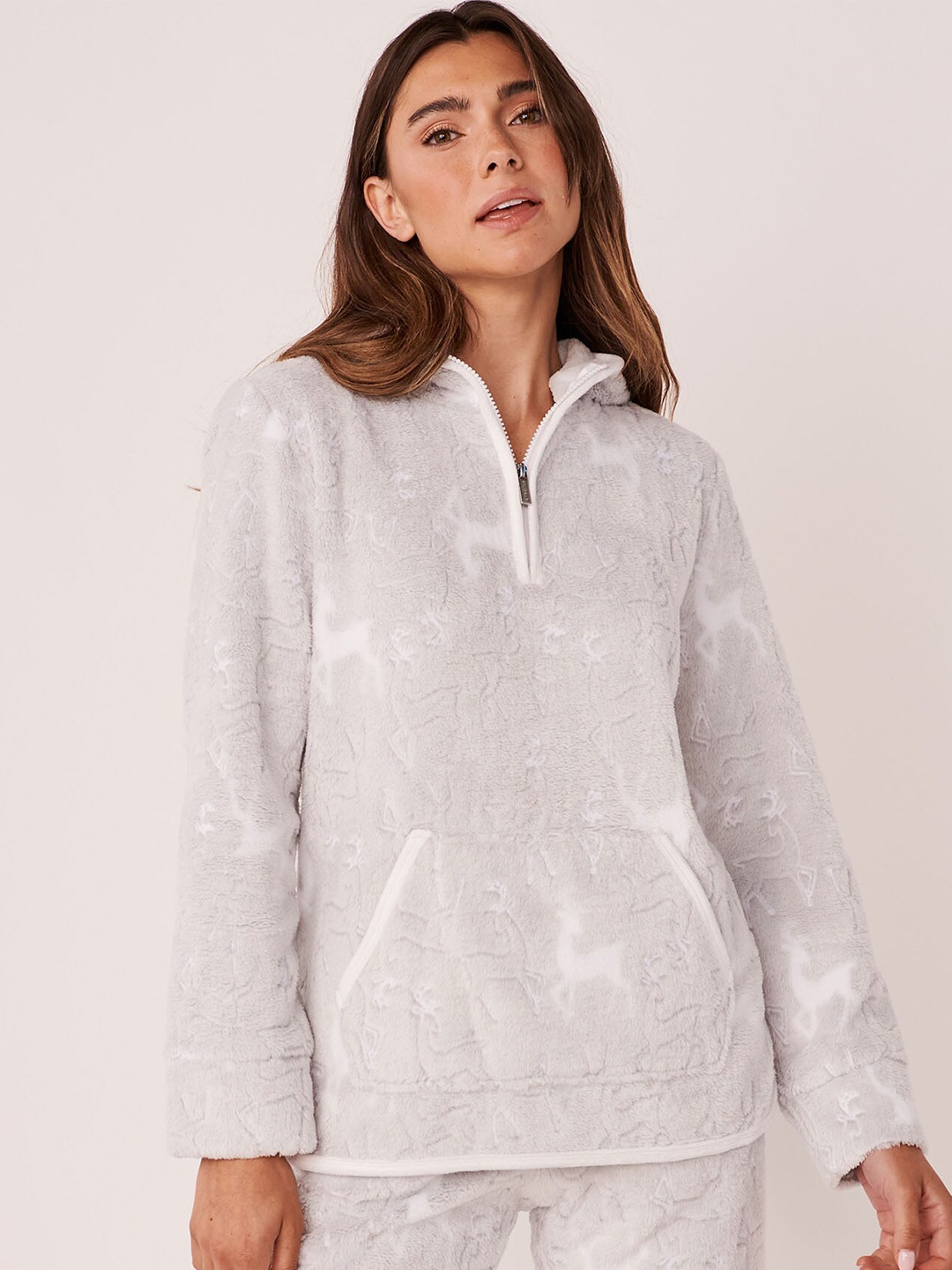

La Vie en Rose Grey Self Design Top