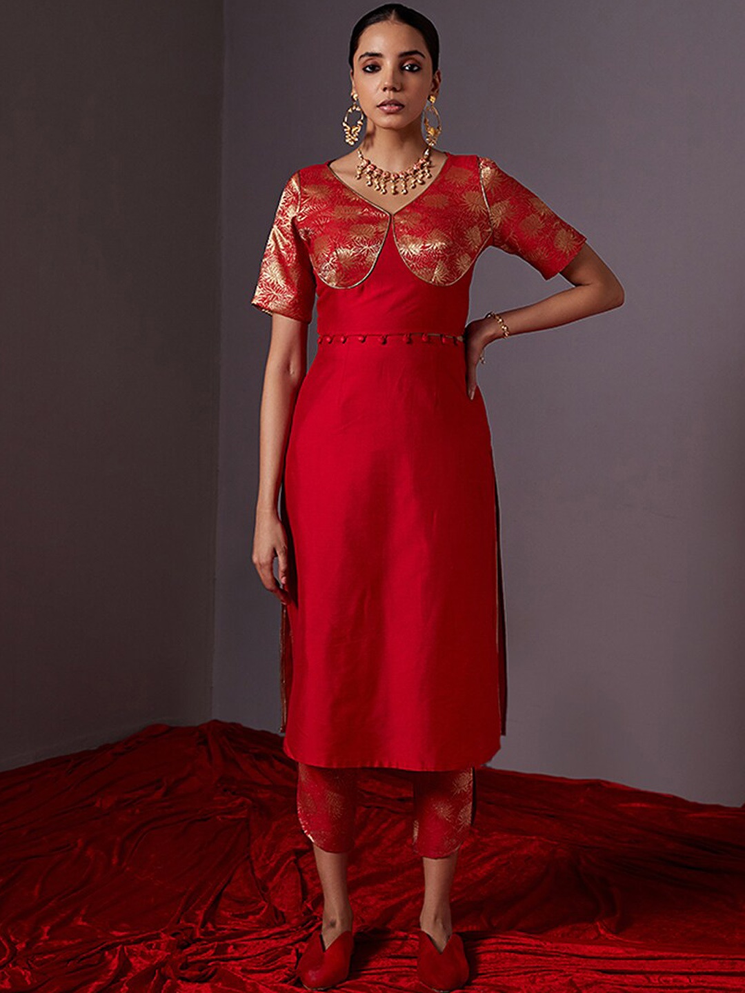 

Abhishti Banarasi Kurta With Trouser, Red