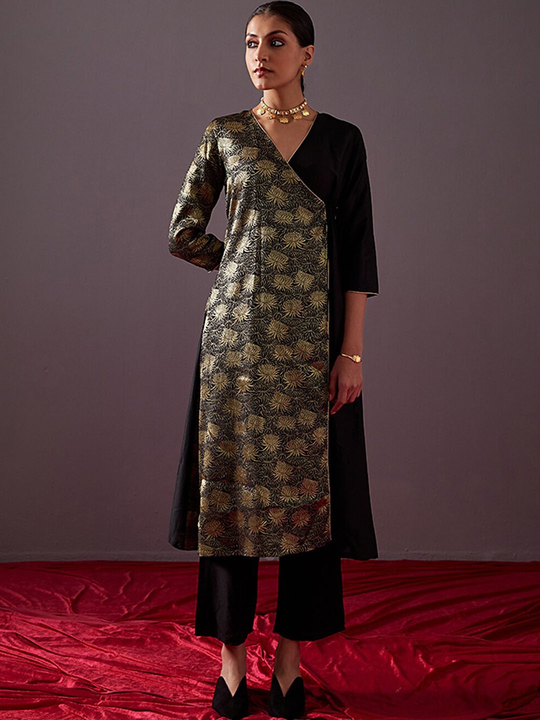 

Abhishti Women Banarasi Printed Angrakha Kurta with Palazzos, Black