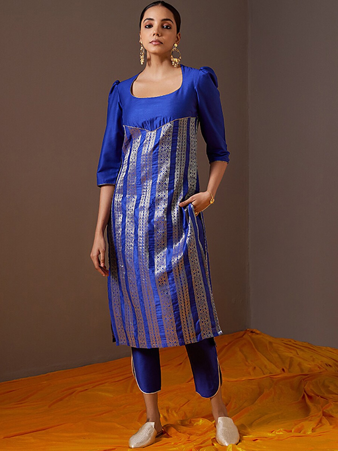 

Abhishti Banarasi Printed Zari Work Kurta With Trousers, Blue