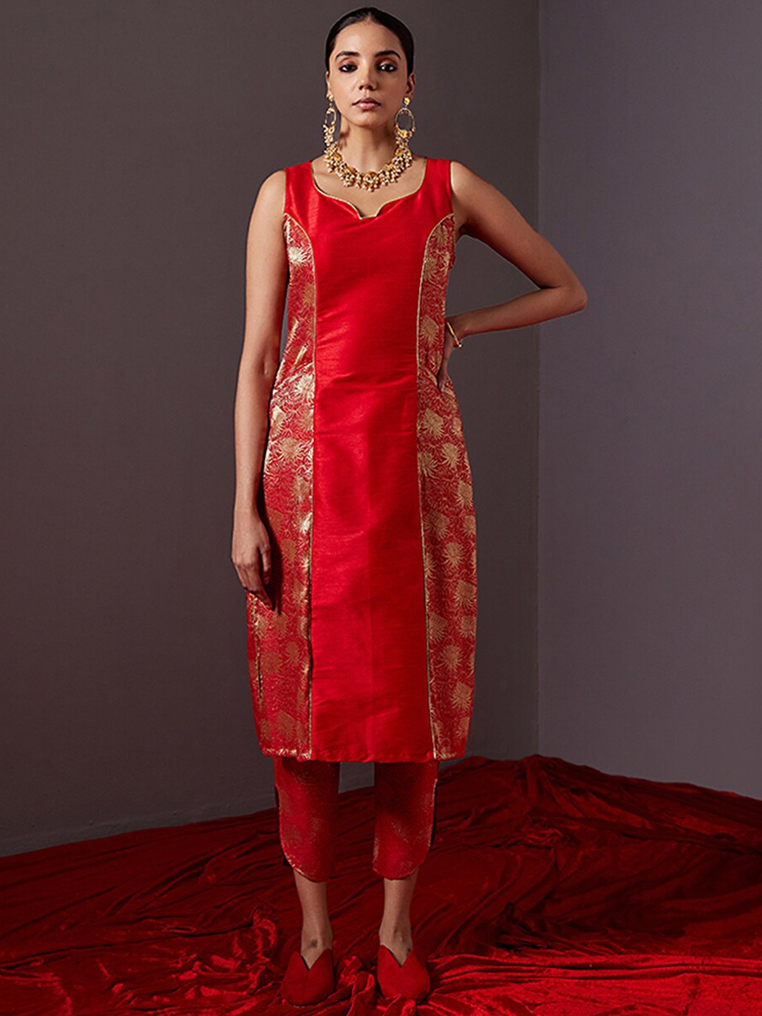 

Abhishti Women Red Printed Panelled Kurta with Trousers