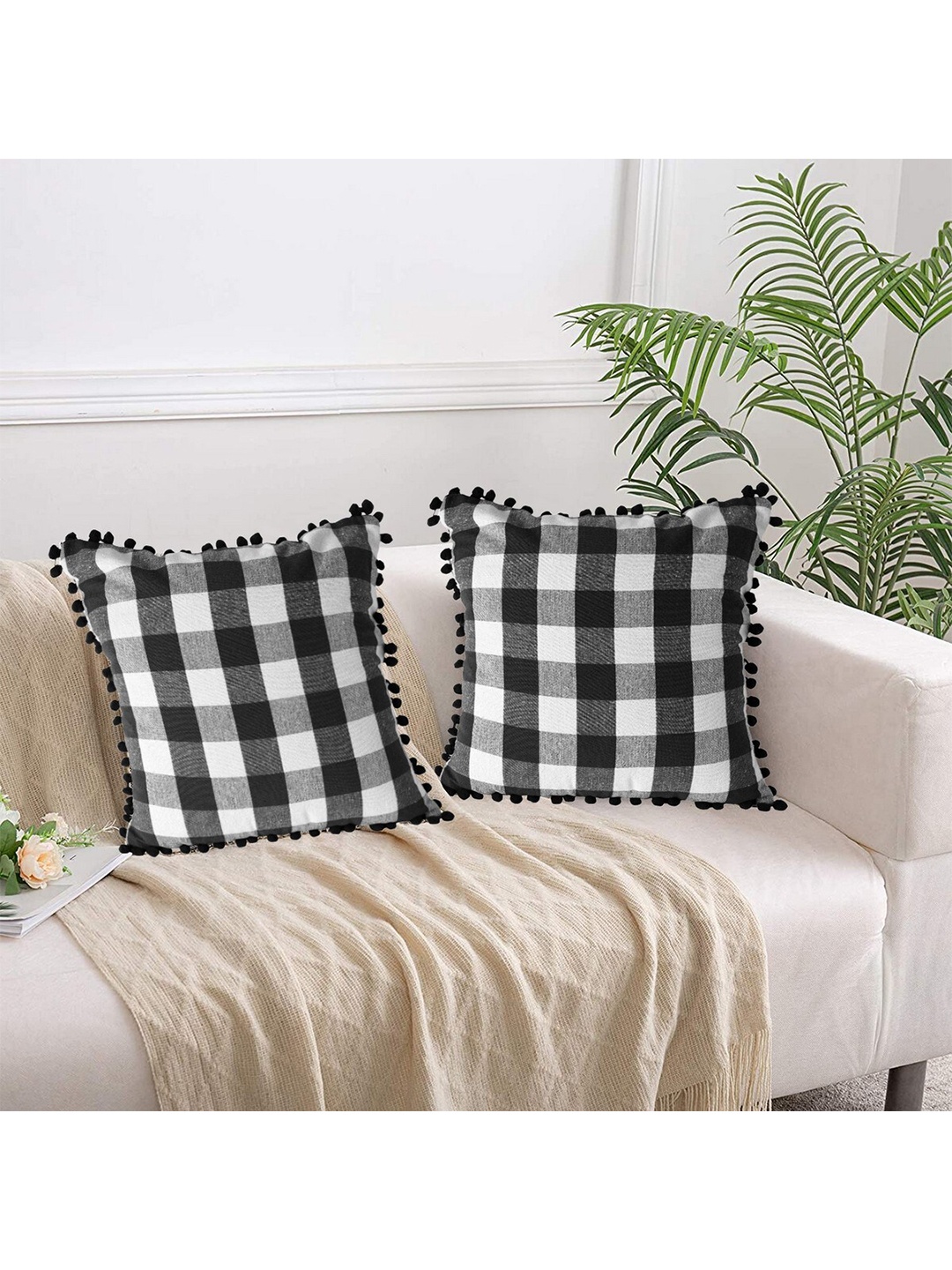 

Lushomes Black & White Set of 2 Checked Cotton Square Cushion Covers