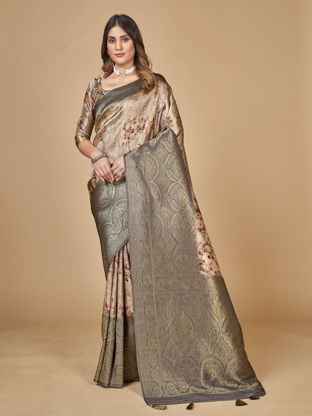 

Mitera Grey & Gold-Toned Floral Zari Banarasi Saree