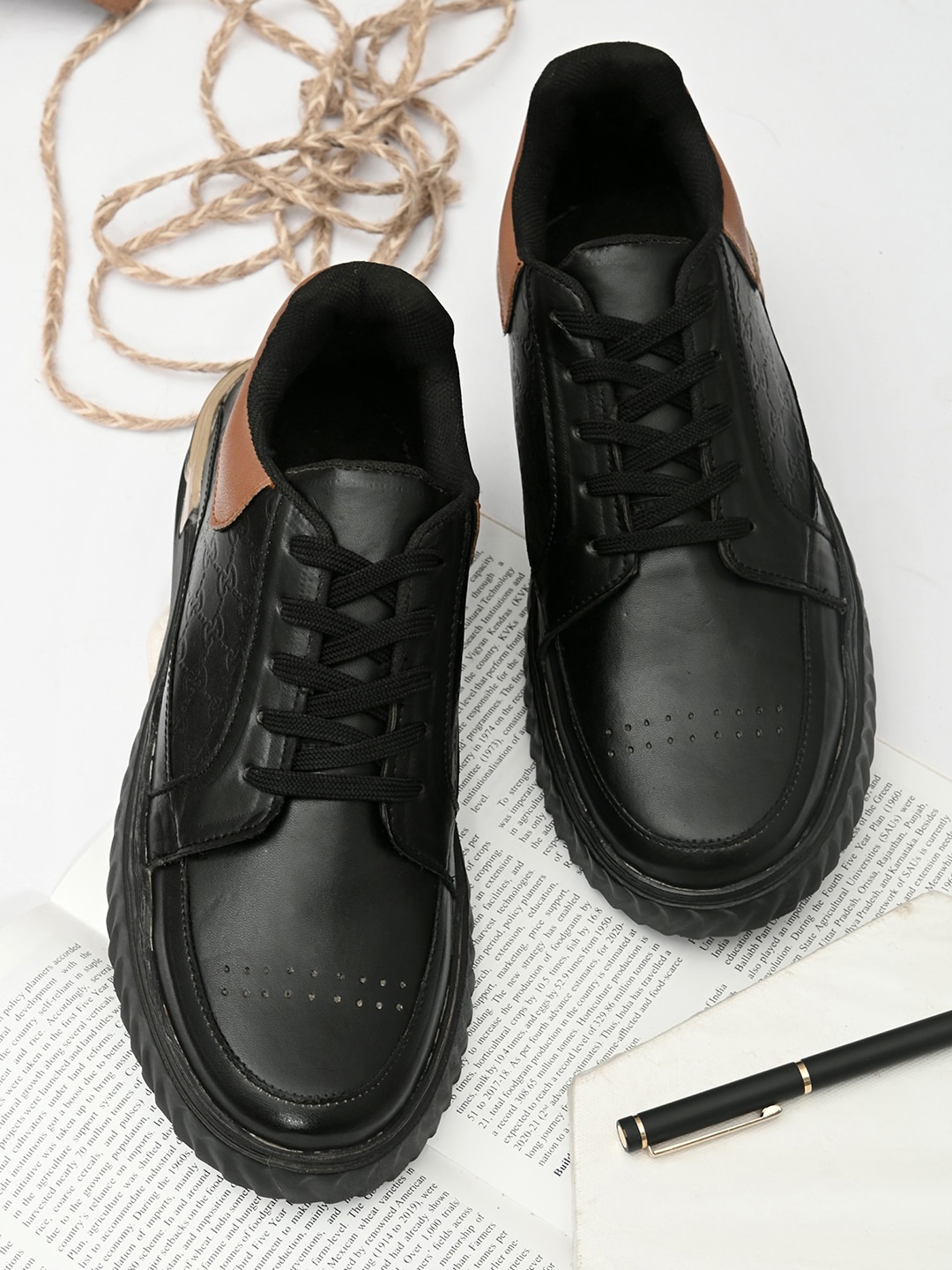 

JOKATOO Men Black Sneakers