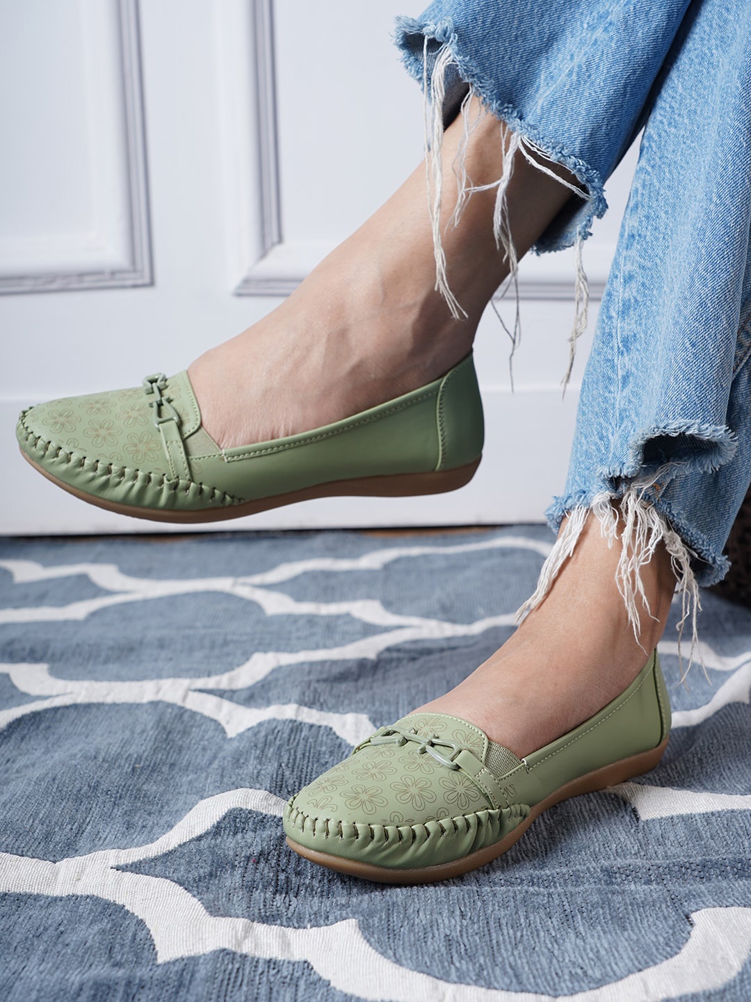 

VEILLE Women Green Printed Ballerinas