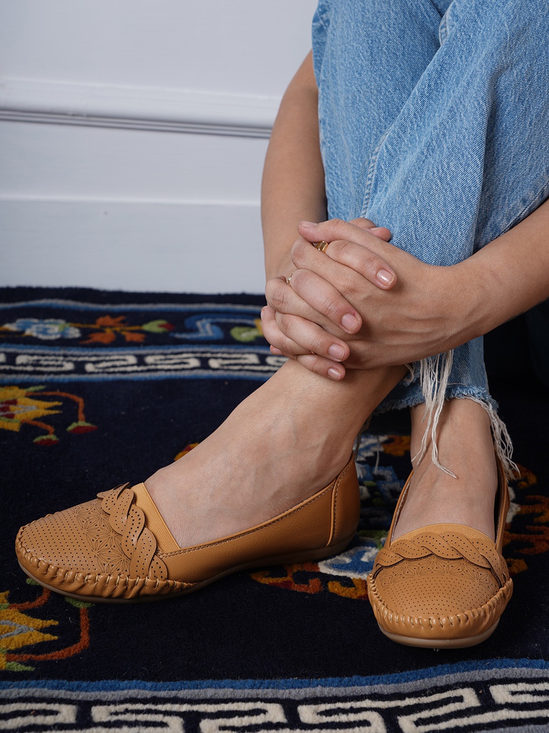 

VEILLE Women Beige Ballerinas with Laser Cuts
