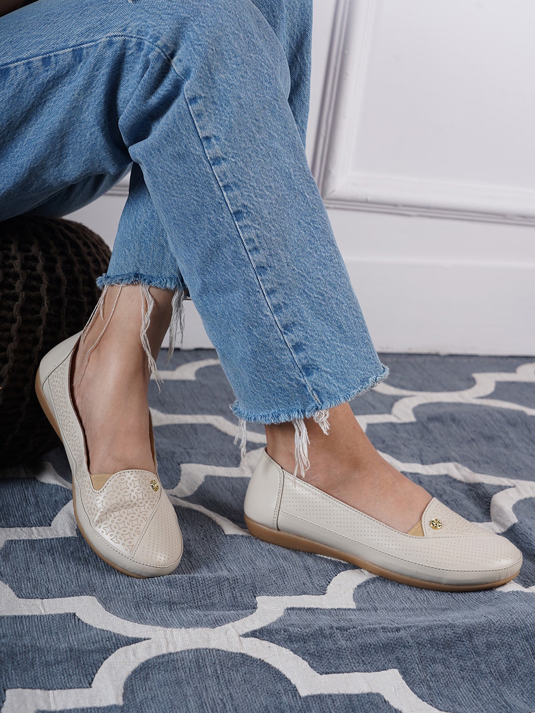 

VEILLE Women Cream-Coloured Printed Ballerinas
