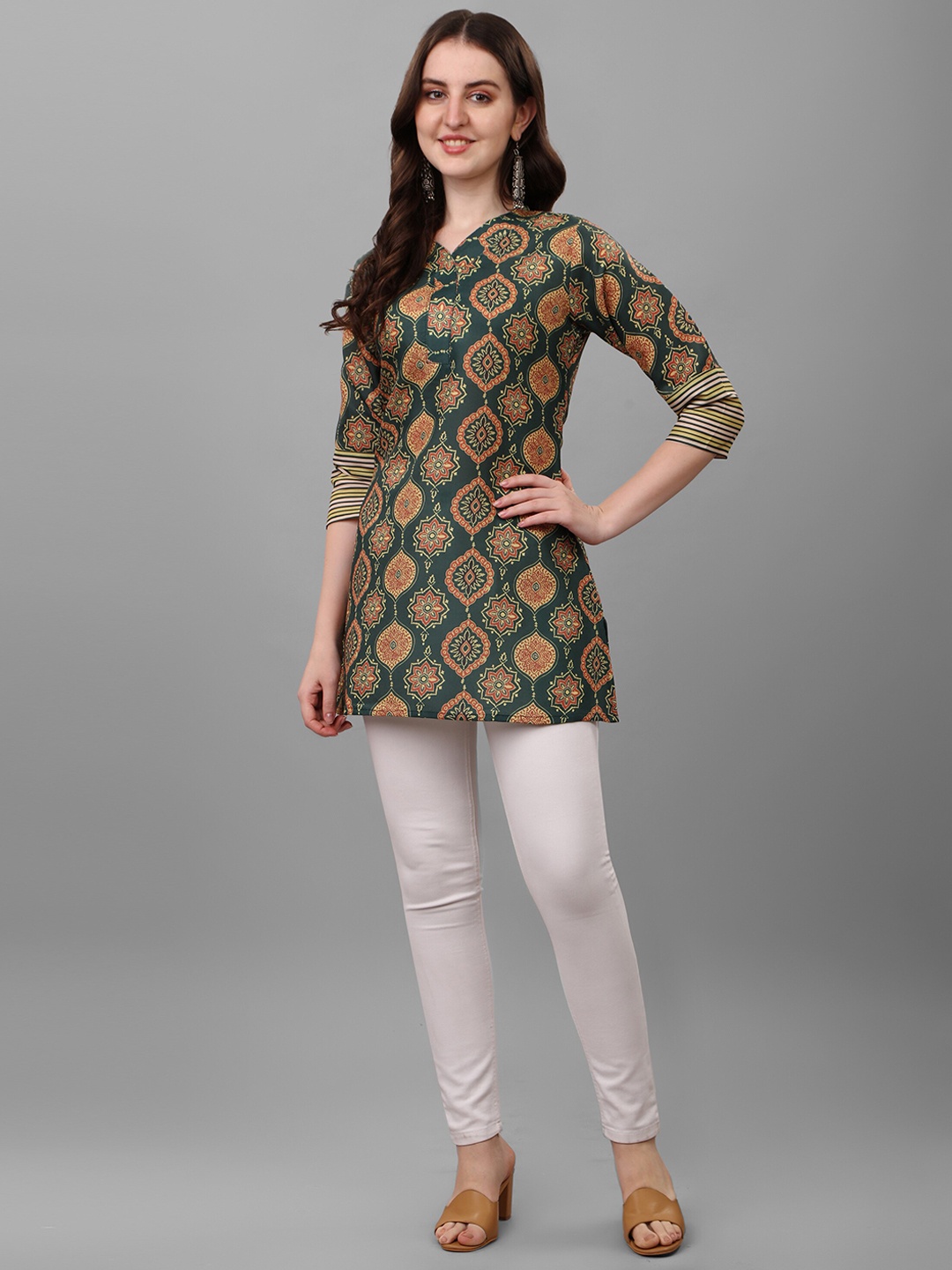 

KALINI Green & Orange Ethnic Motifs Printed V-Neck Cotton Kurti