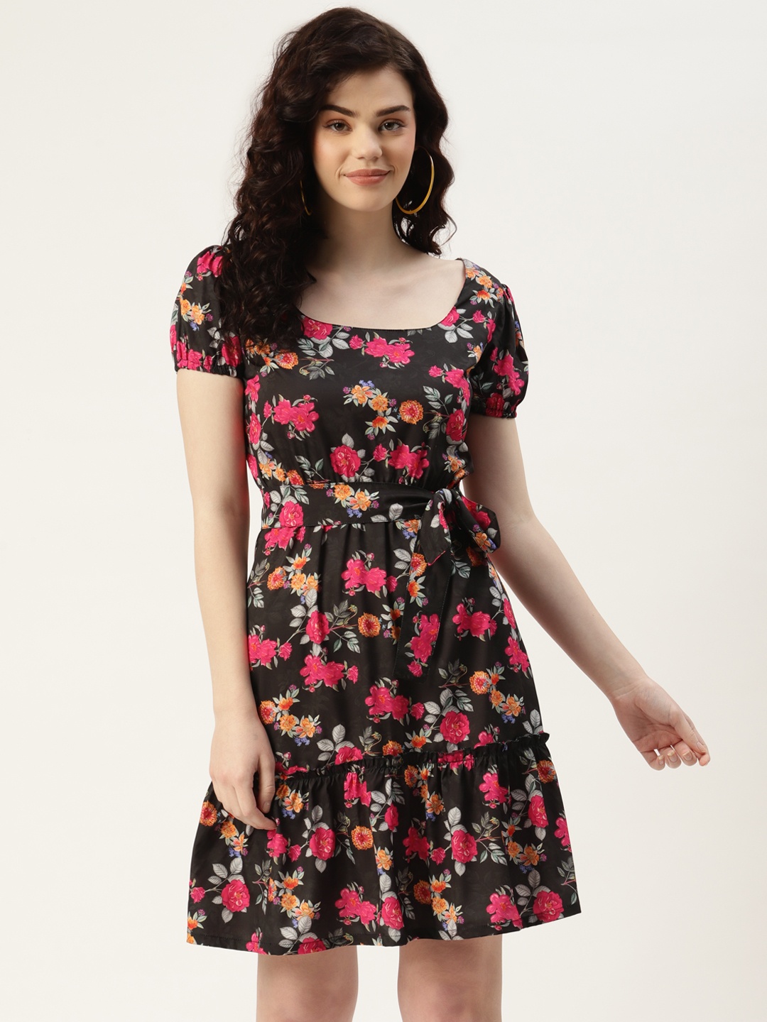 

Sleek Italia Women Black & Pink Floral Print Crepe Dress