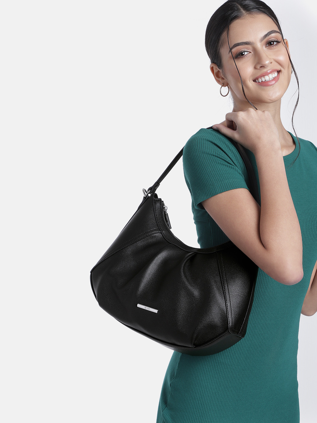 

IRTH Women Solid Shoulder Bag, Black