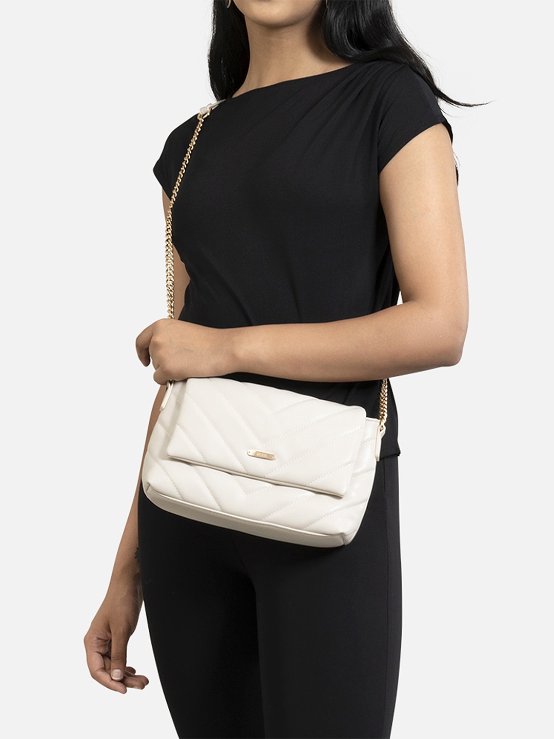 

IRTH Off White Quilted Sling Bag
