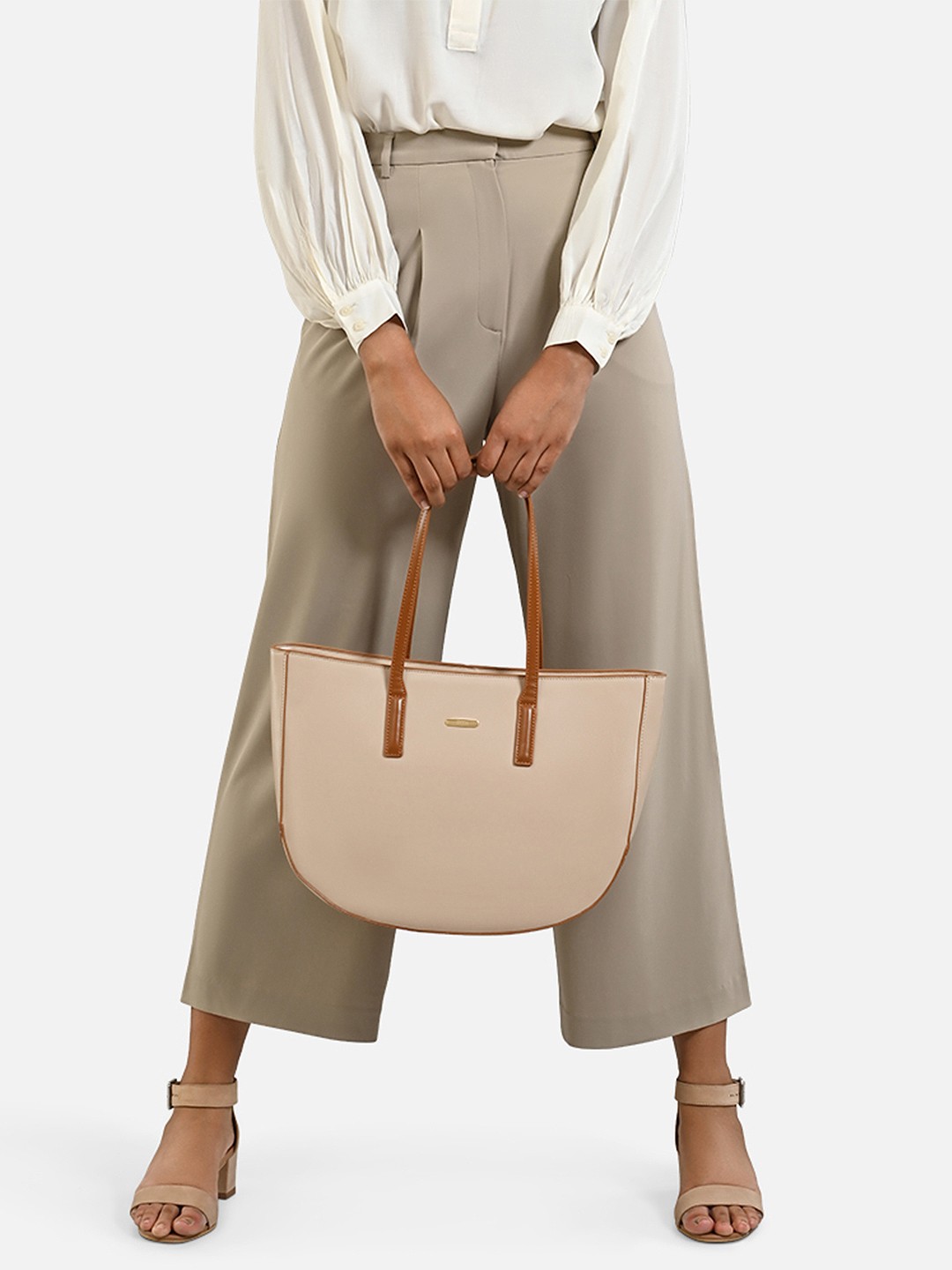 

IRTH Women Solid Shoulder Bag, Beige