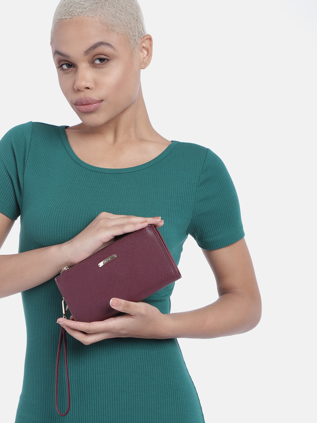 

IRTH Women Solid Two Fold Wallet, Burgundy