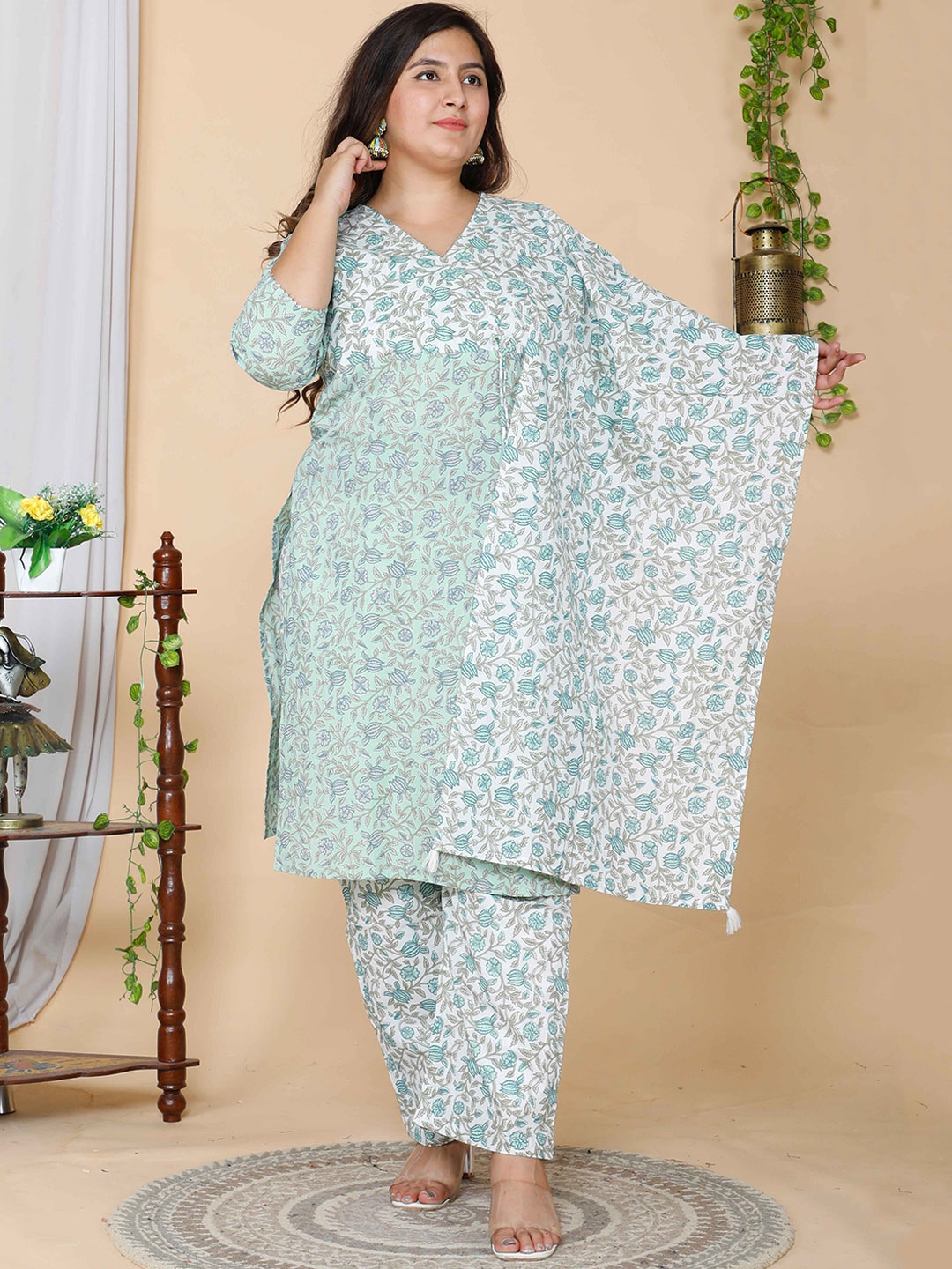 

MIRAVAN Women Plus Size Green Floral Print Pure Cotton Kurta with Palazzos & With Dupatta