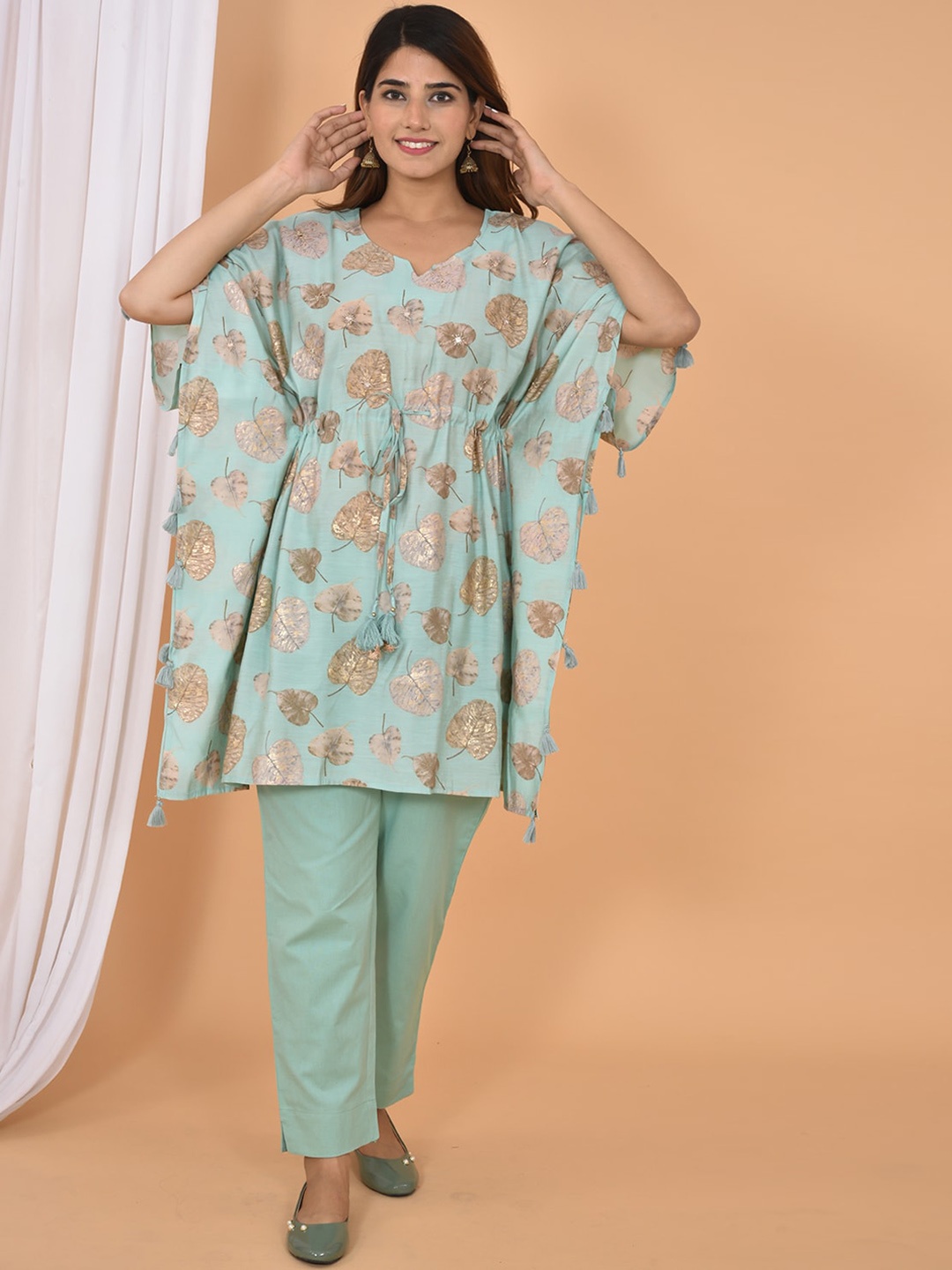 KAAJH Women Green Floral Printed Pure Cotton Kurta with Trouser