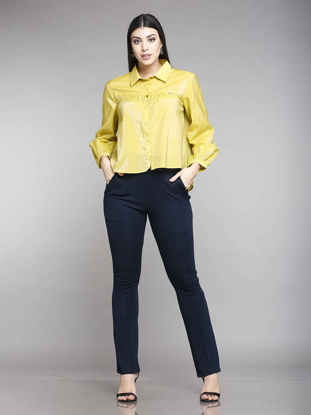 

MKOAL Women Green Solid Classic Casual Shirt