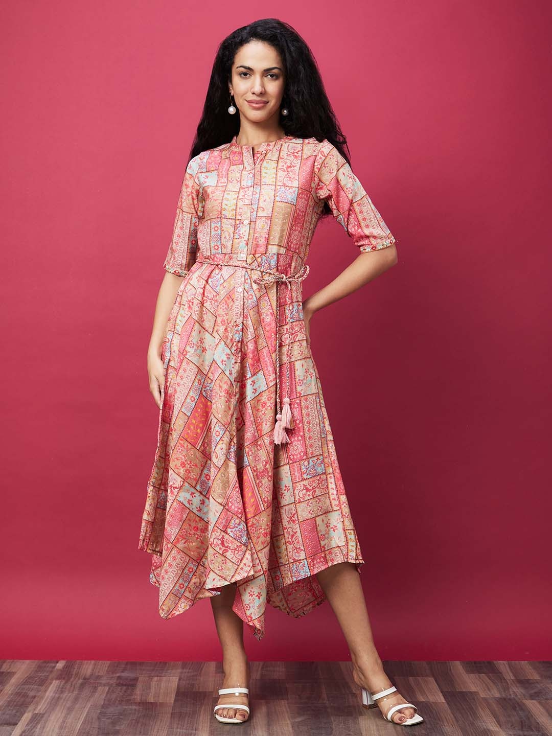 

Globus Floral Patch Print Asymmetric Hem Fusion A-Line Midi Dress With Tassel Belt, Coral