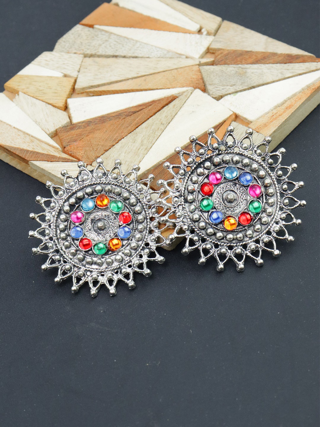 

Krelin Silver Plated Oxidised Circular Studs Earrings