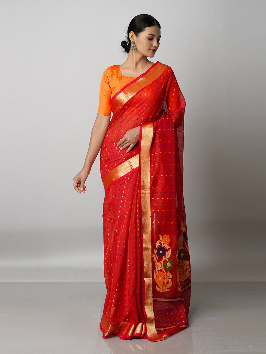 

Unnati Silks Burgundy & Gold-Toned Floral Silk Cotton Handloom Jamdani Zari Saree