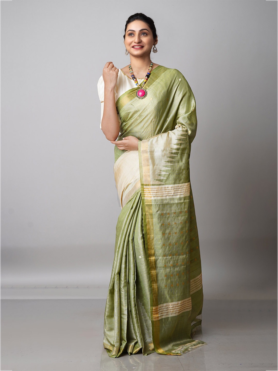 

Unnati Silks Olive Green & Cream Woven Design Pure Silk Handloom Tussar Zari Saree