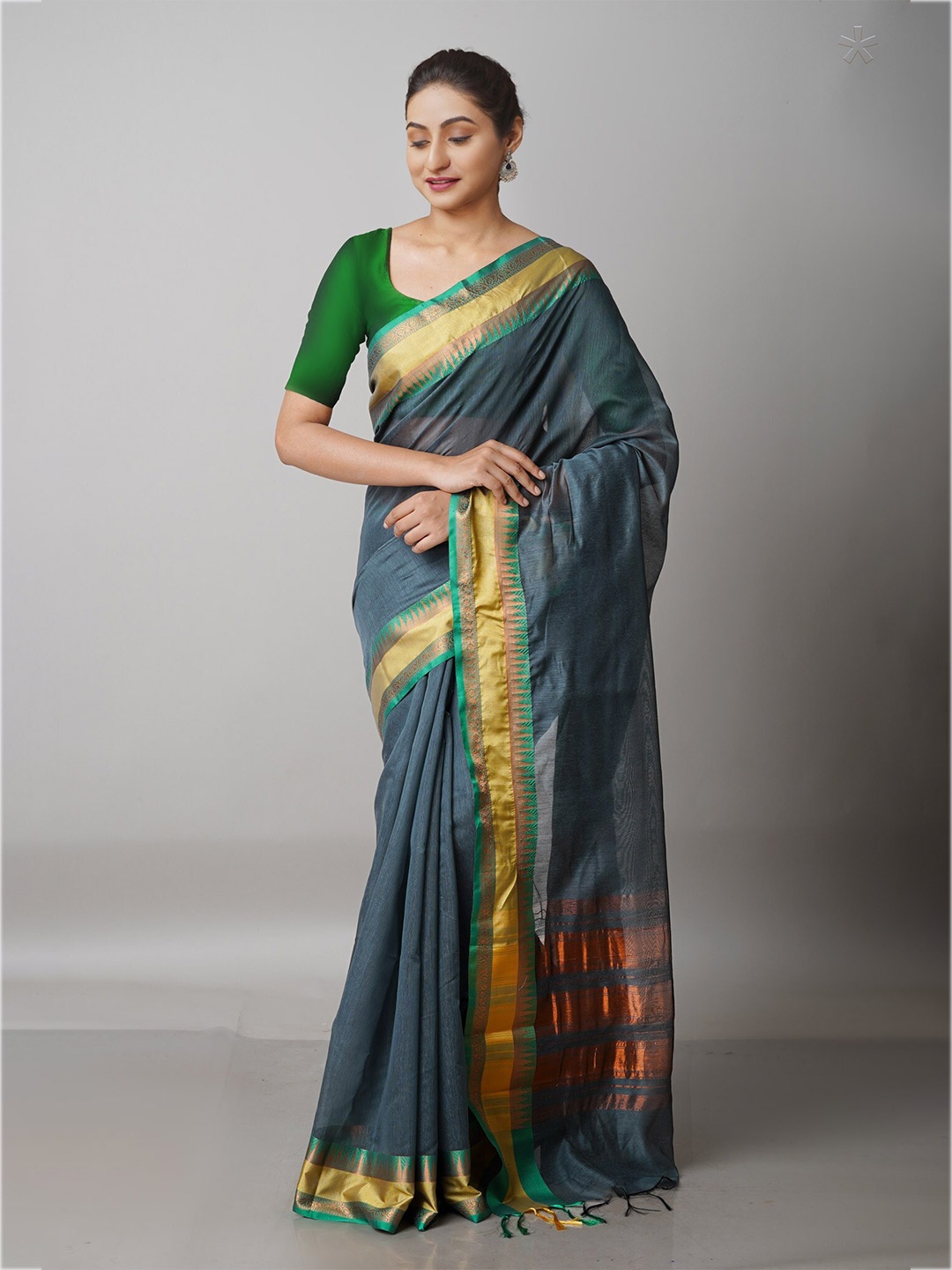 

Unnati Silks Grey & Gold-Toned Banarasi Zari Saree