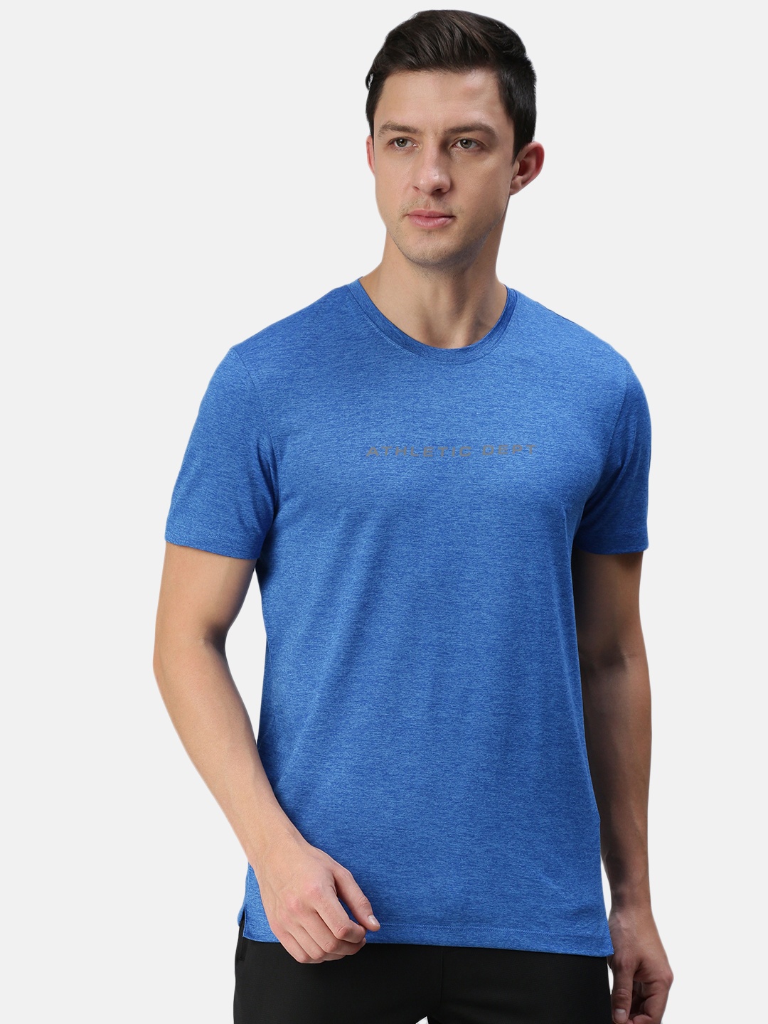 

Macroman M-Series Men Blue Solid T-shirt