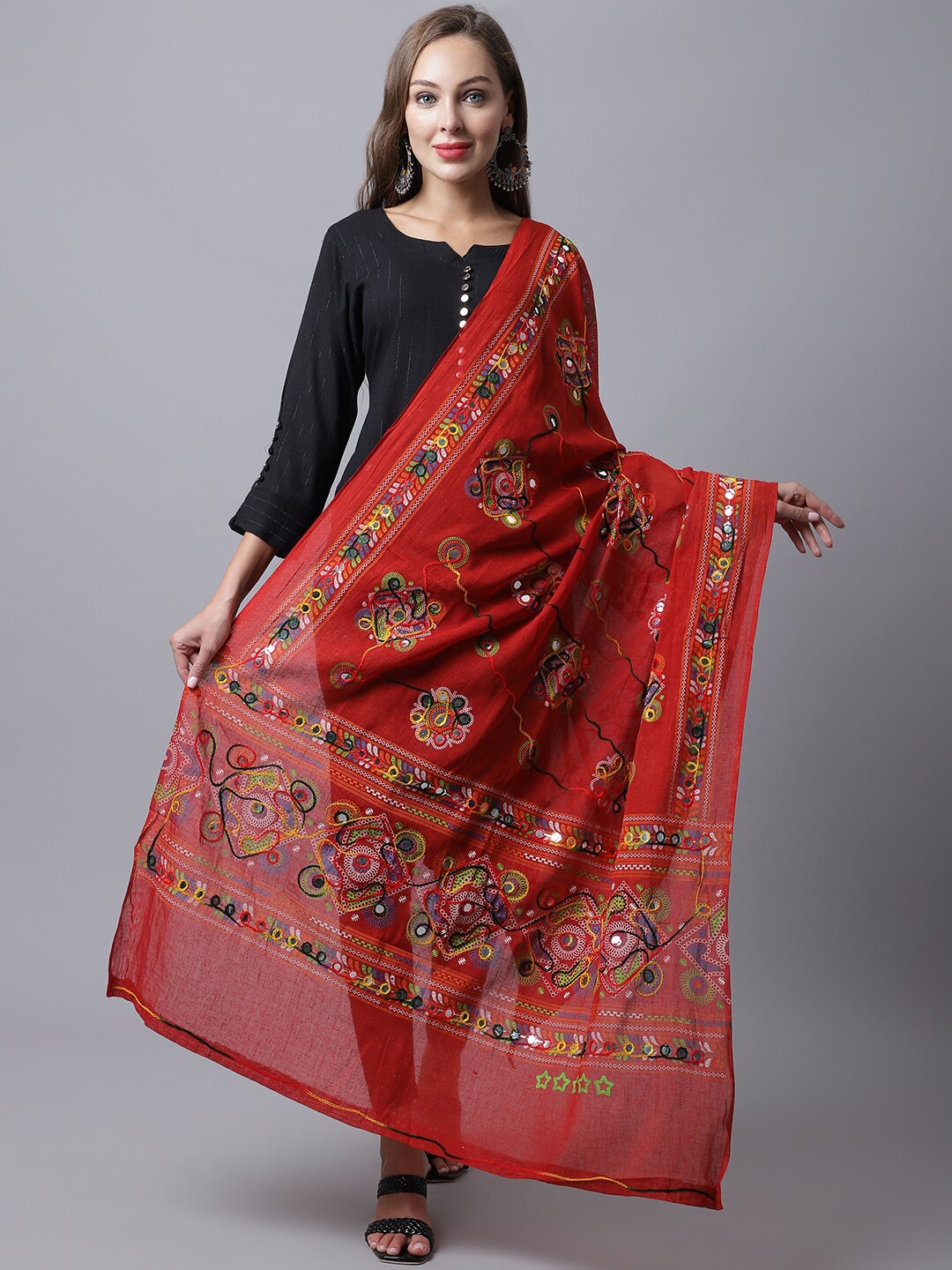 

SOUNDARYA Women Red & Yellow Embroidered Pure Cotton Kalamkari Dupatta with Phulkari