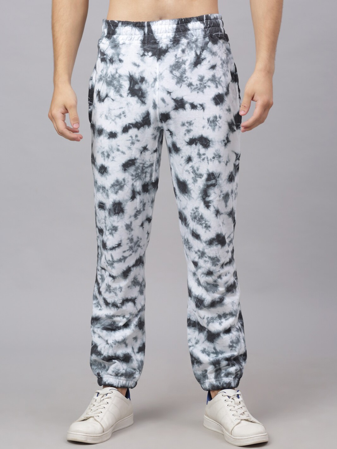 

Ennoble Men Black Printed Relaxed Fit Cotton Jogger