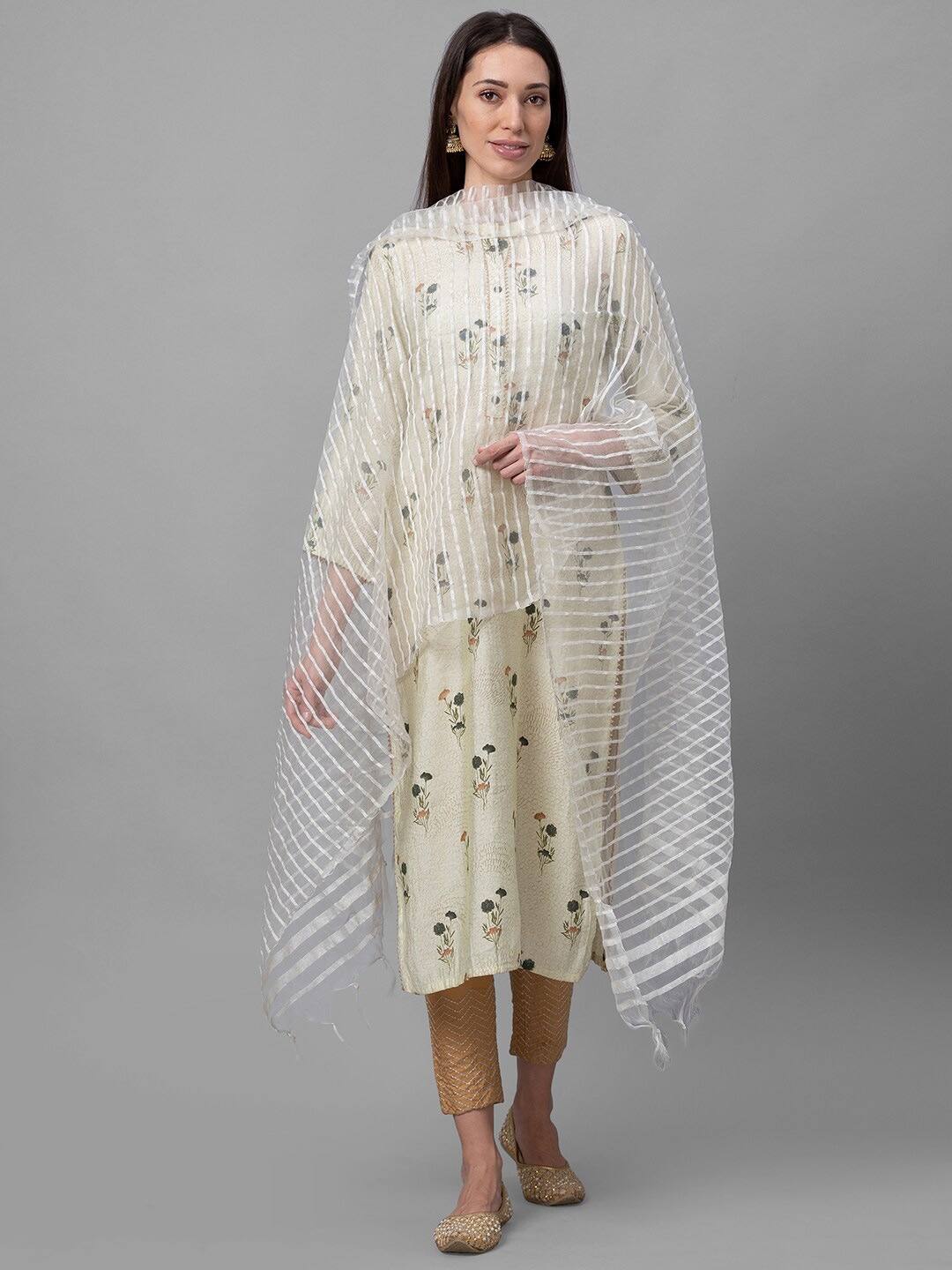 

Globus Off White Striped Dupatta