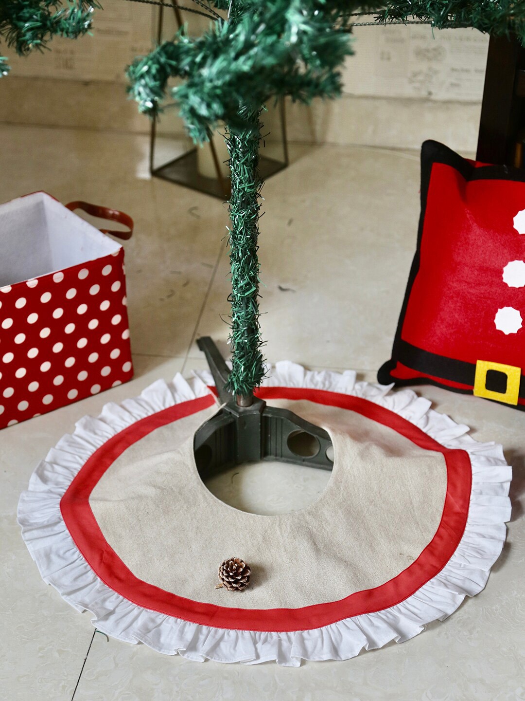

My Gift Booth Beige & Red Solid Linen Christmas Tree Skirt For Decoration