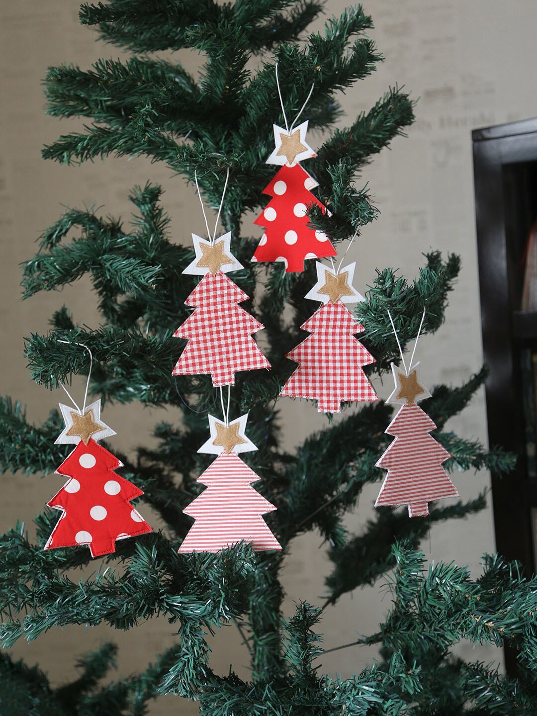 

My Gift Booth Set of 6 Red Tree Christmas Tree Hangings