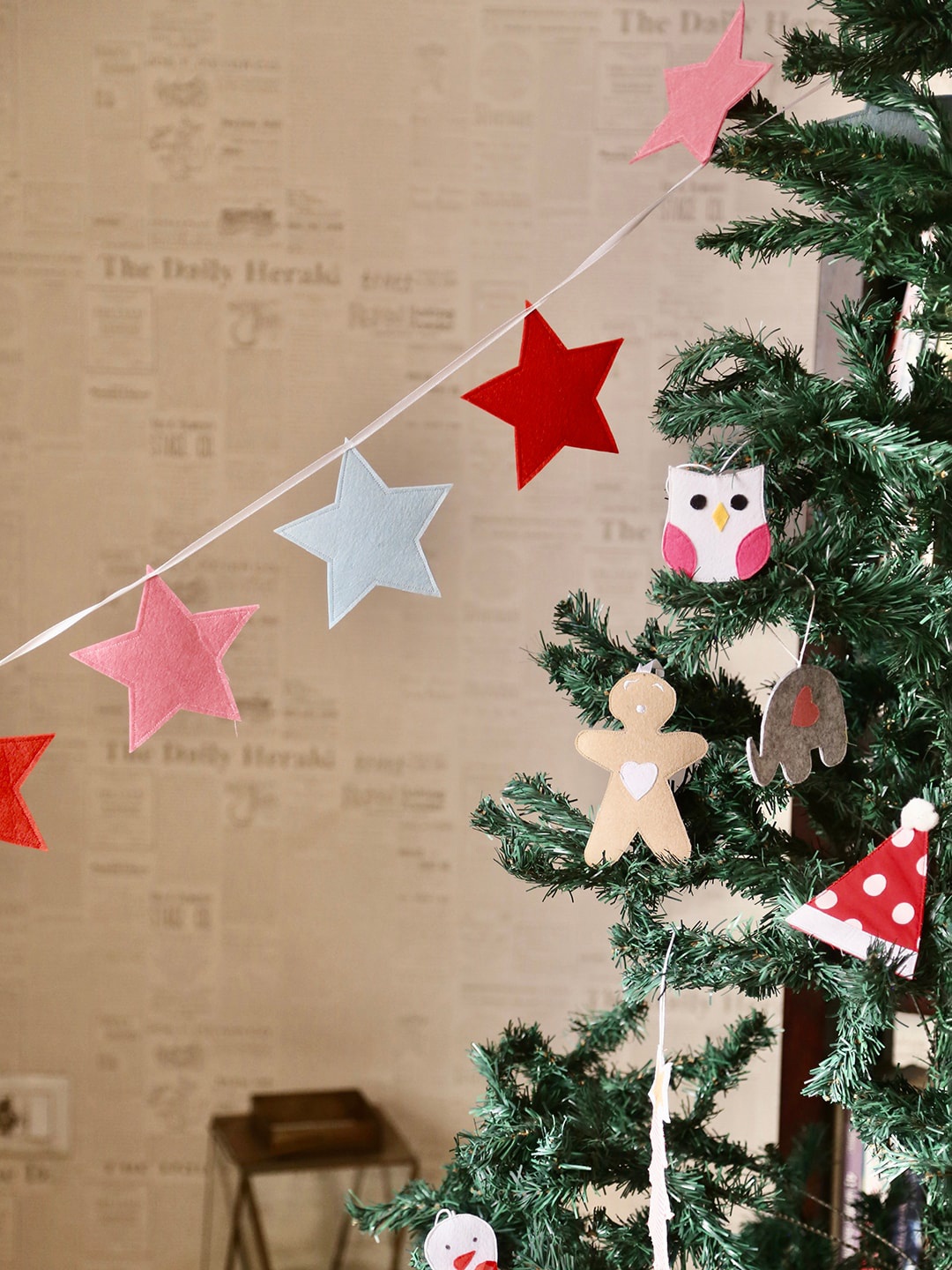 

My Gift Booth Red & Blue Solid Multi Star Christmas Bunting Festive Decor