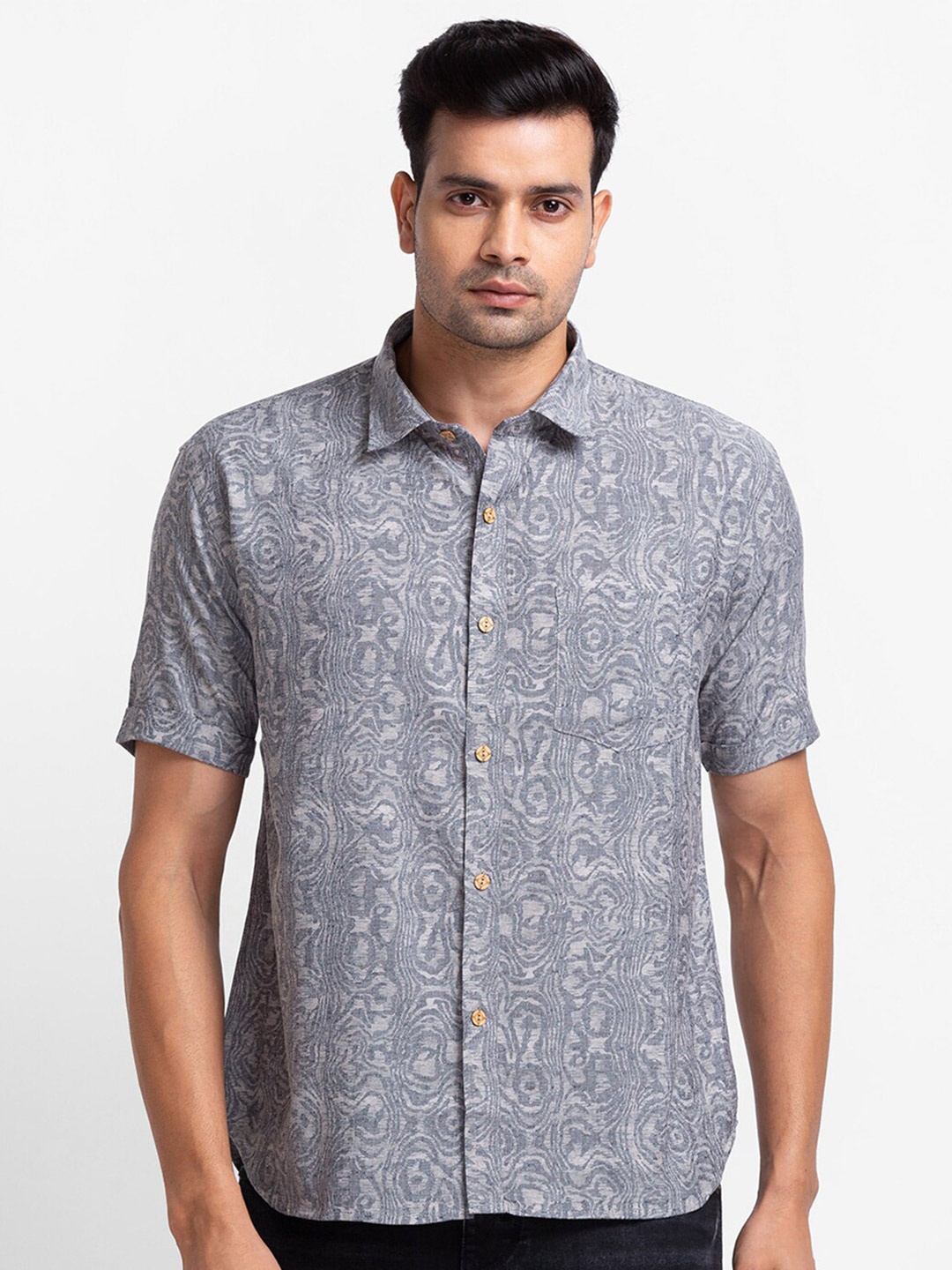 

SARVAMOHAN Men Charcoal Original Floral Printed Casual Shirt