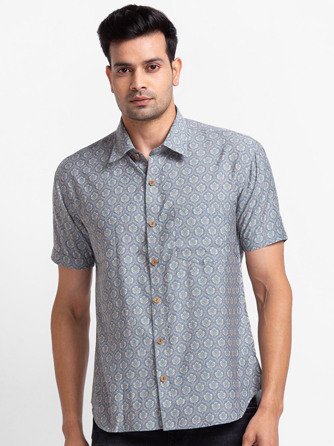 

SARVAMOHAN Men Blue Original Printed Casual Shirt