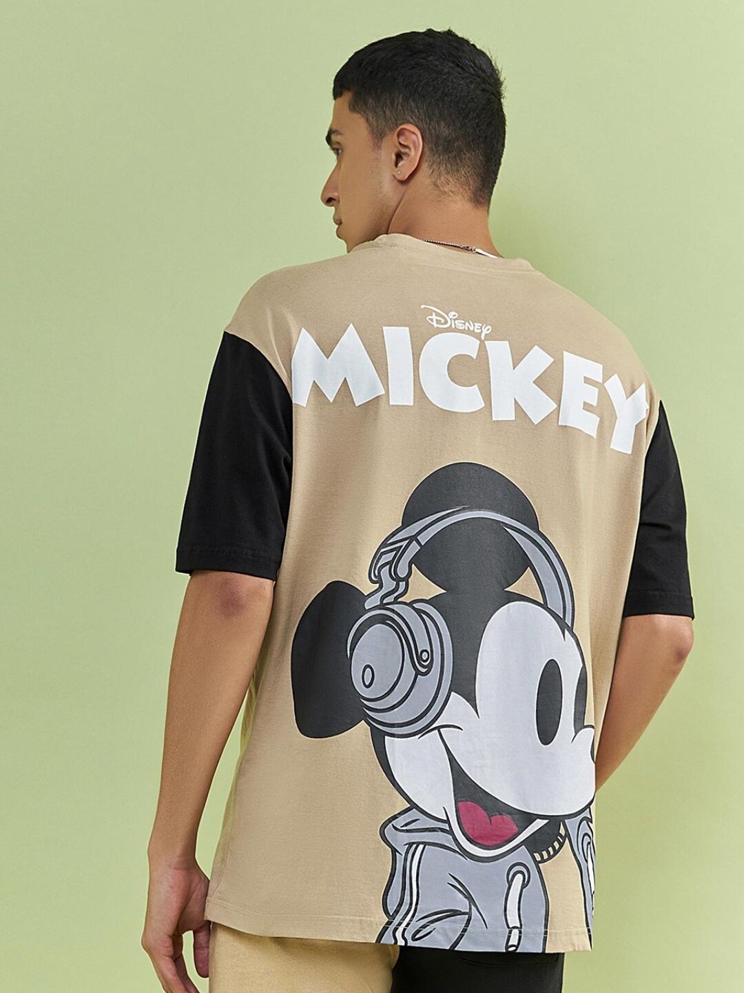 

Bewakoof Men Brown Mickey Mouse Printed Drop-Shoulder Sleeves Oversized Fit Cotton T-shirt