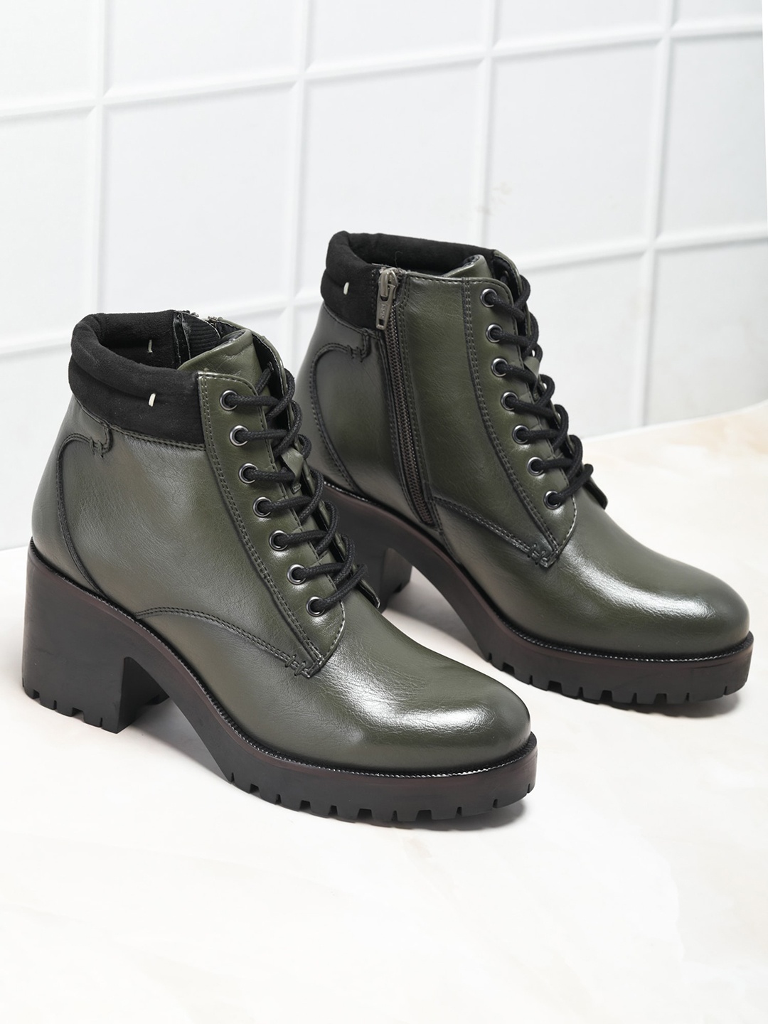 

MICHAEL ANGELO Women Solid Boots, Olive