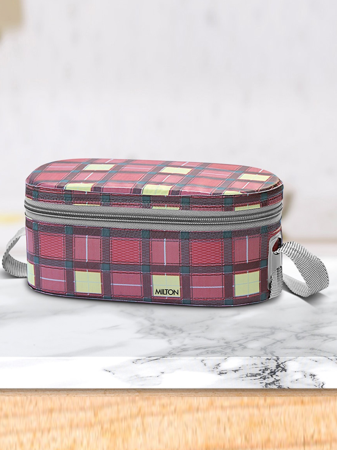 

Milton Set Of 3 Maroon Corporate Lunch Stainless Steel Containers 280 ml, 280 ml, 500 ml