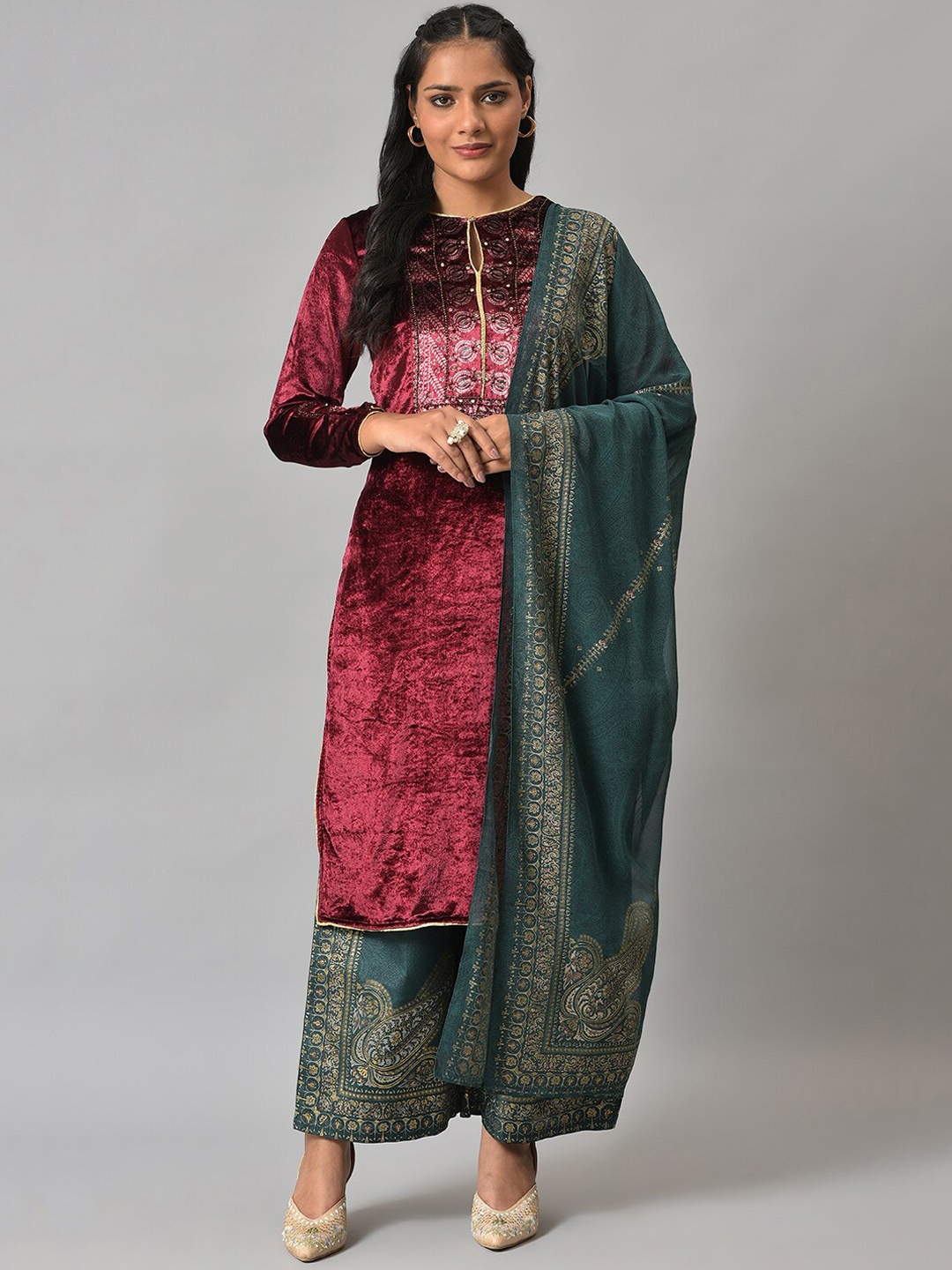 

WISHFUL Women Maroon Floral Printed Kurta with Palazzo & Dupatta