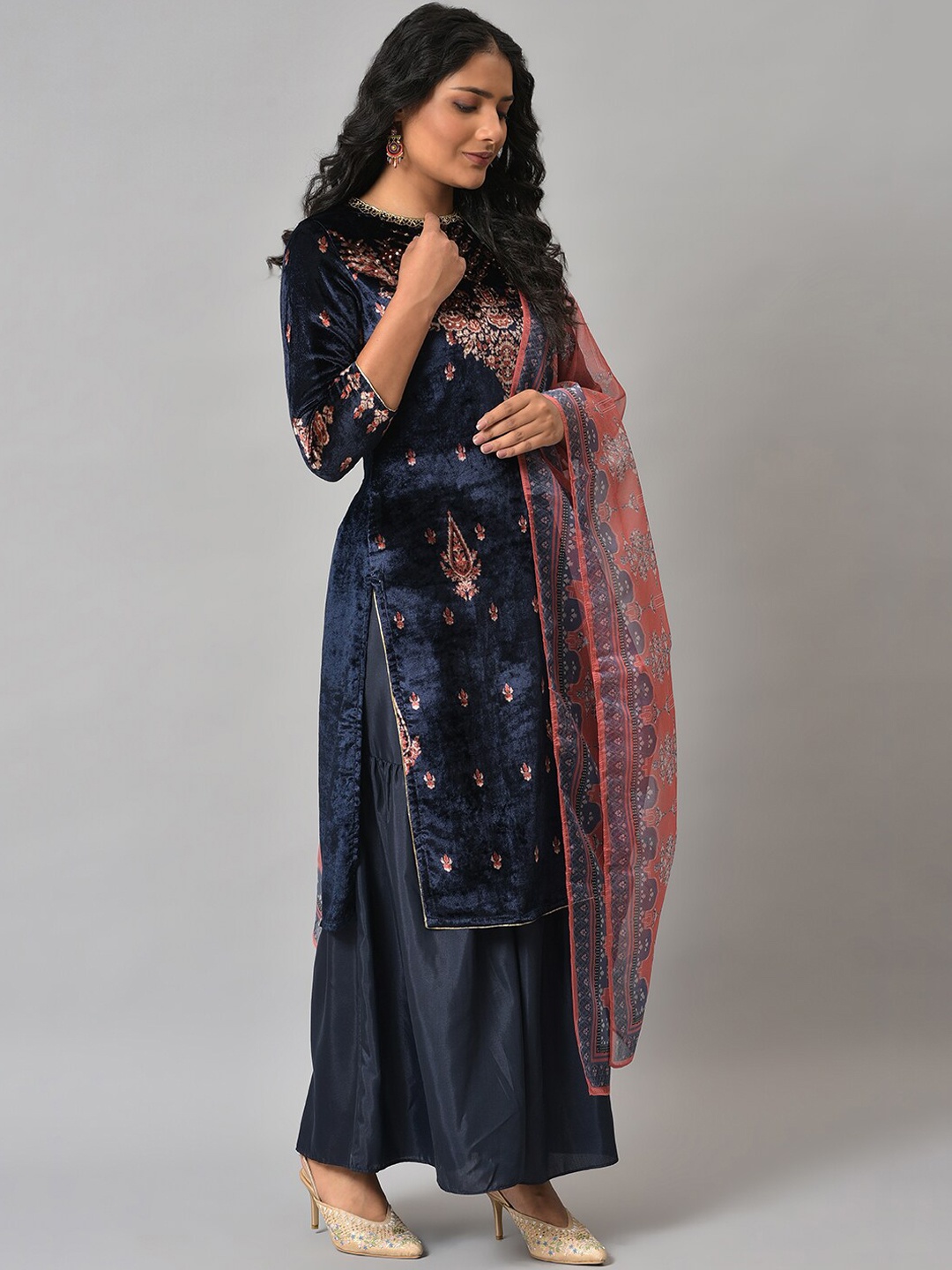 

WISHFUL Women Navy Blue Floral Printed Sequinned Kurta with Sharara & Dupatta