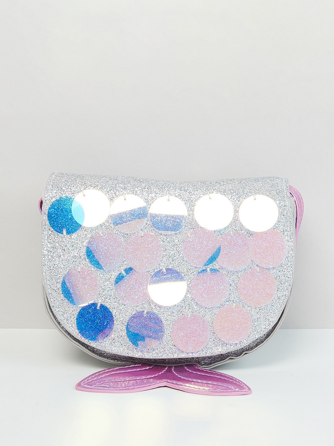 

max Silver Structured Handheld Bag