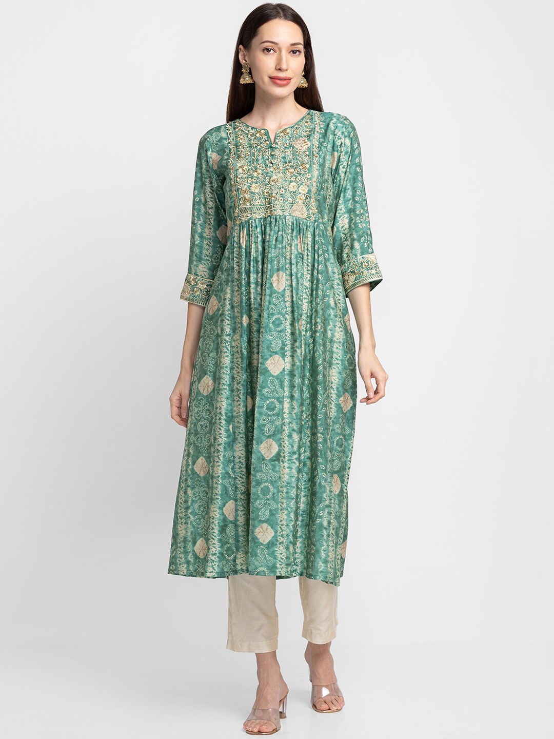 

Globus Stylised Neck Bandhani Printed Kurta, Green