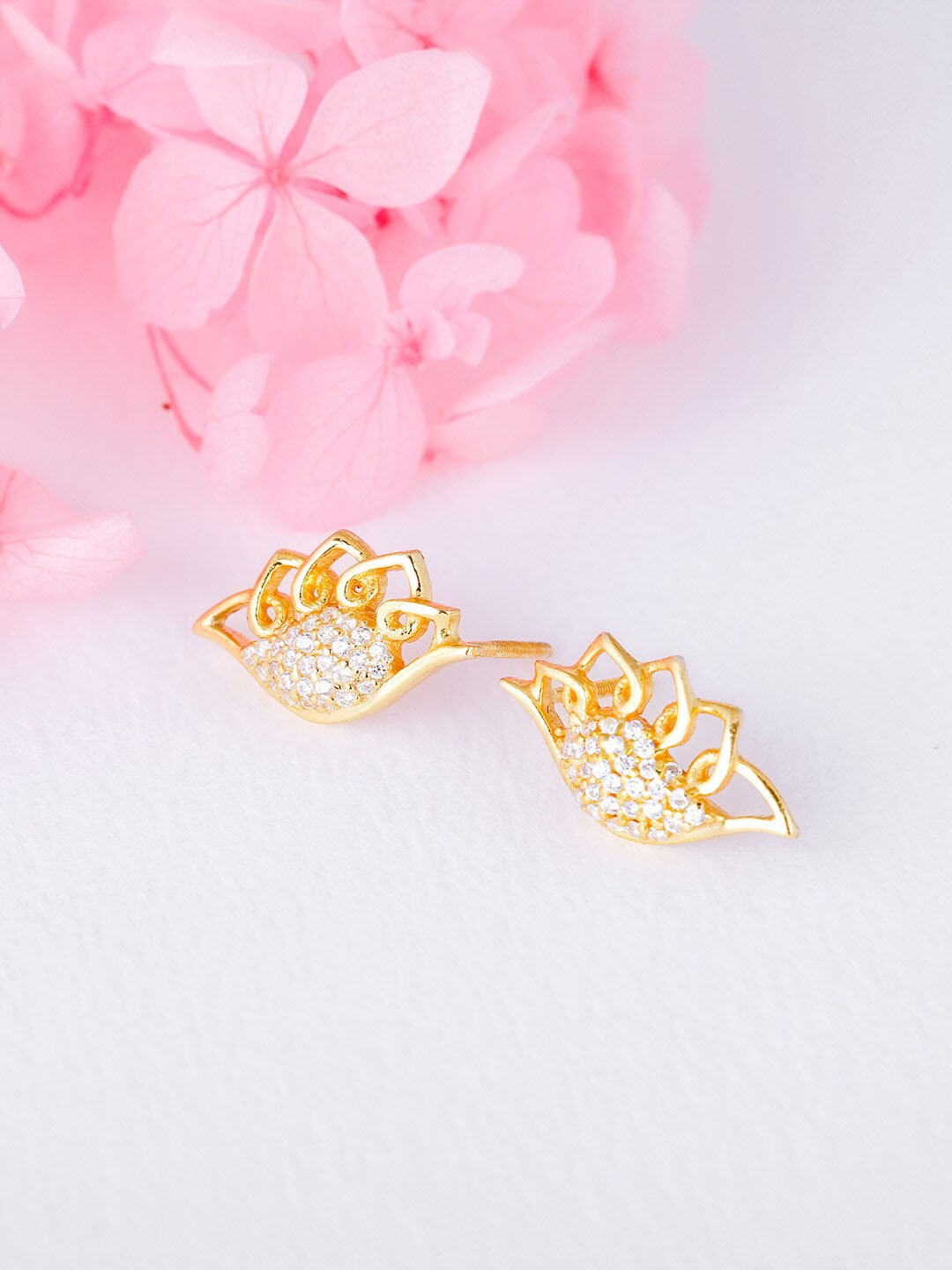 

GIVA Gold Gold-Toned Gold-plated Contemporary Studs Earrings