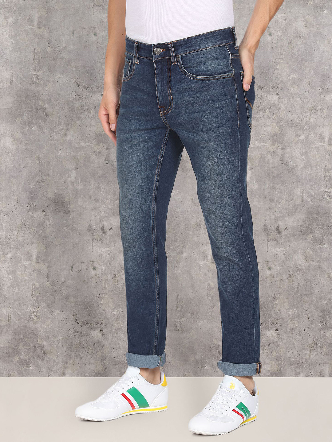 

U.S. Polo Assn. Denim Co. Men Blue Slim Fit Light Fade Cuffed Hem Stretchable Jeans