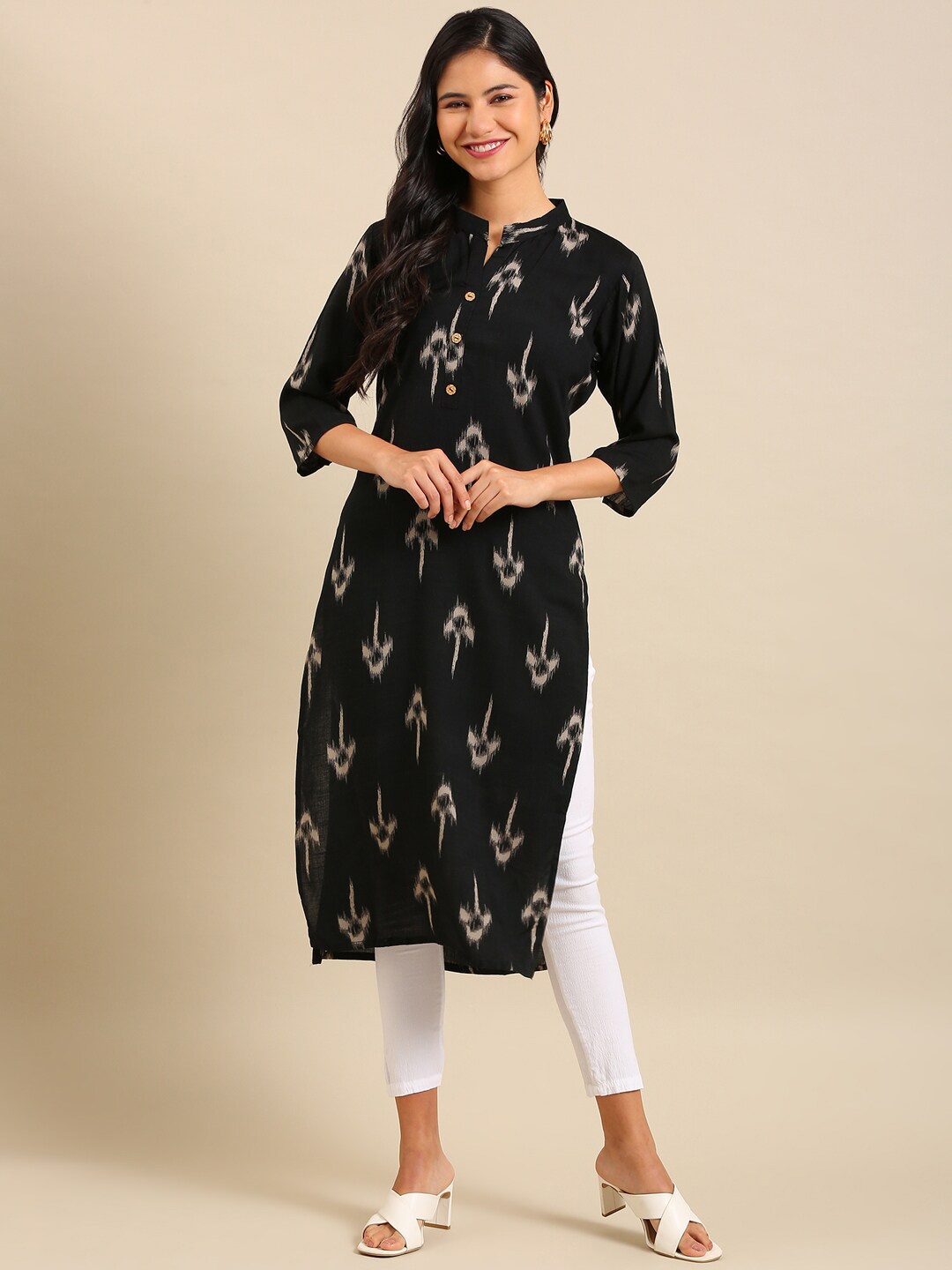 

SHOWOFF Round Neck Printed Kurta, Black