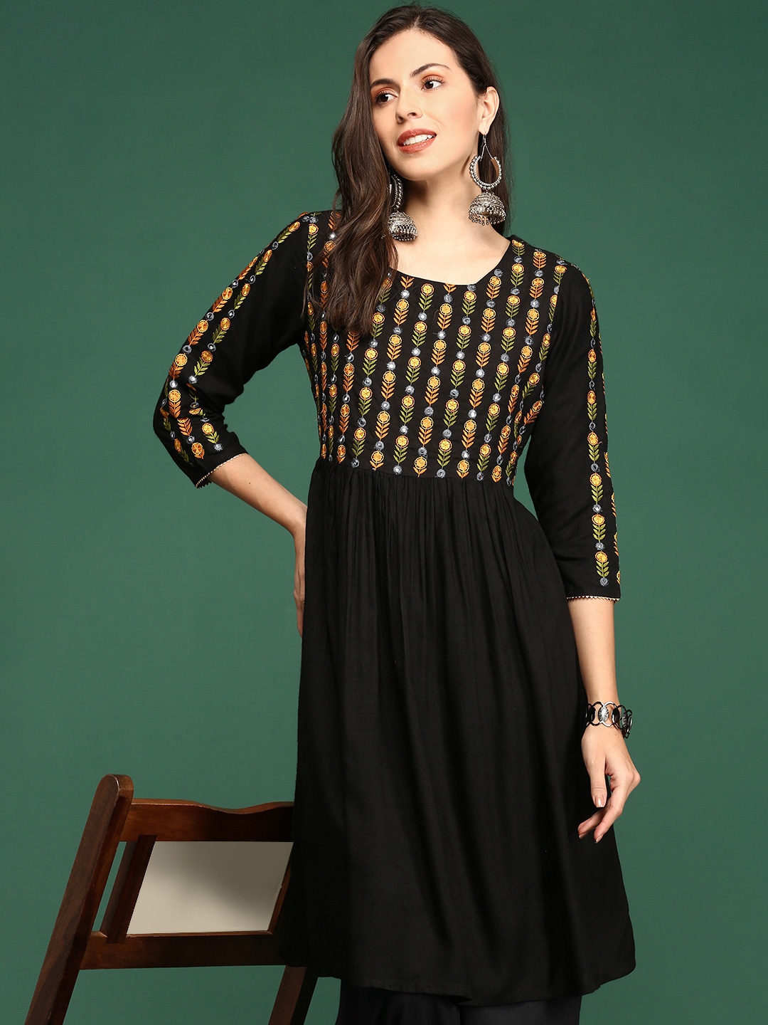 

SHOWOFF Floral Embroidered Indie Prints Kurta, Black