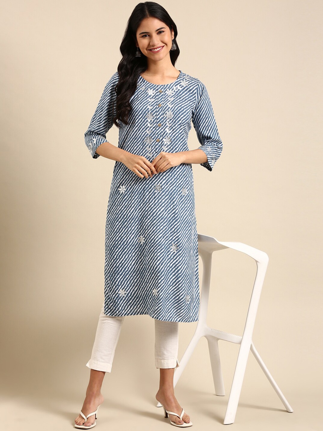 

SHOWOFF Women Blue Leheriya Printed Chanderi Silk Kurta