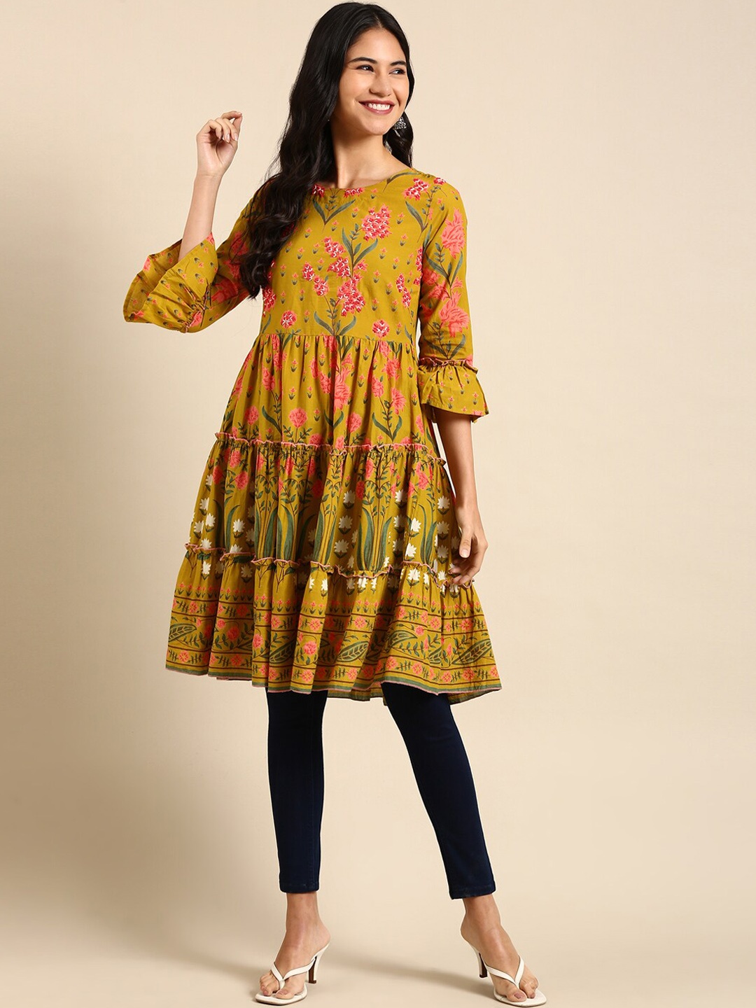 

SHOWOFF Floral Printed Flared Sleeves Kurta, Yellow