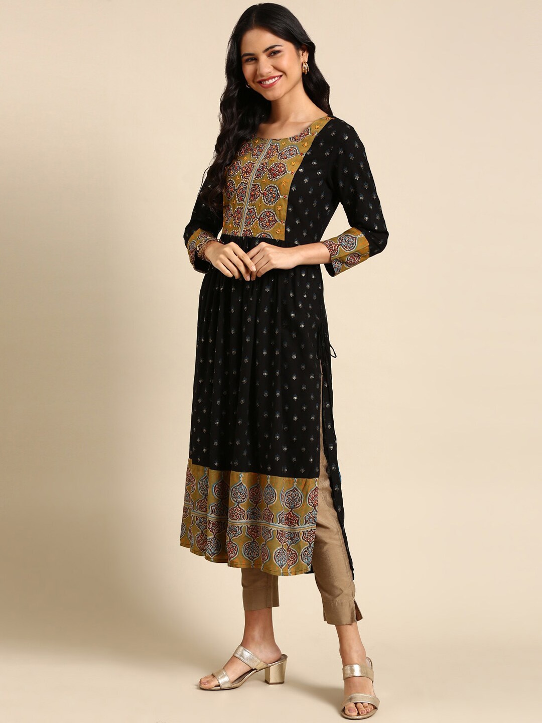 

SHOWOFF Black Ethnic Motifs Embroidered Kurta